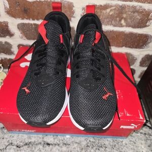 PUMA MEN'S SNEAKER EUC